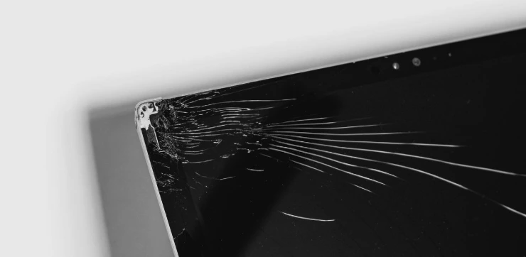 Réparation d'appareils informatiques après une panne ou de dommages.